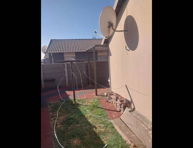 3 BEDROOM HOUSE FOR SALE IN SKY CITY